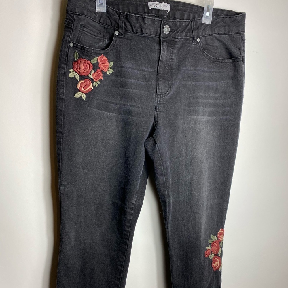Artisan NY Jeans Womens Sz 18 Black With Flowers